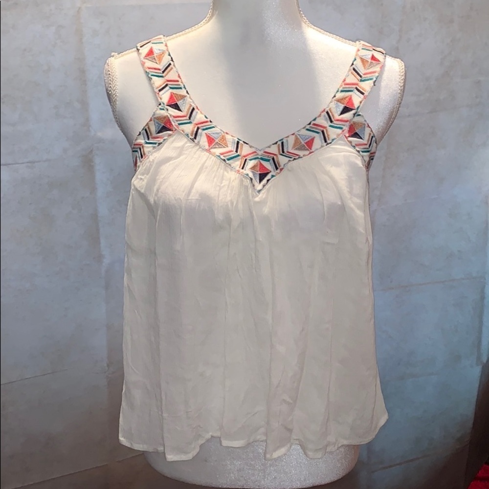 Cupcakes & Cashmere White Embroidered Blouse
